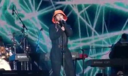 明星大爆料最新歌手是谁,揭秘最新歌手身份，是谁引发娱乐圈热议？